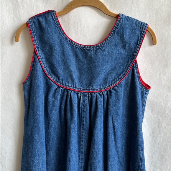 Sleeveless blue denim dress with red piping and ruffled hemline, size 8 - Picture 7 of 9